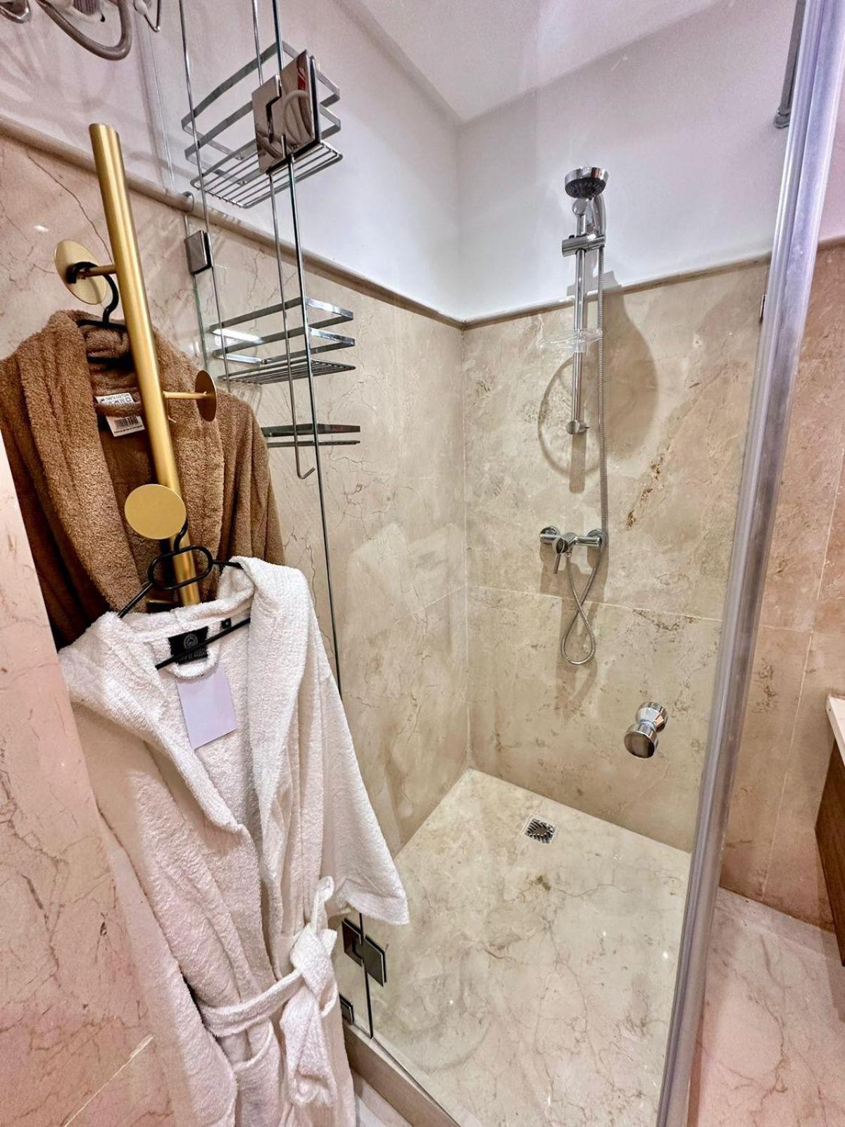 Appartement Luxueux Avec Piscine 10 Minutes Du Centre Ville 마라케시 외부 사진